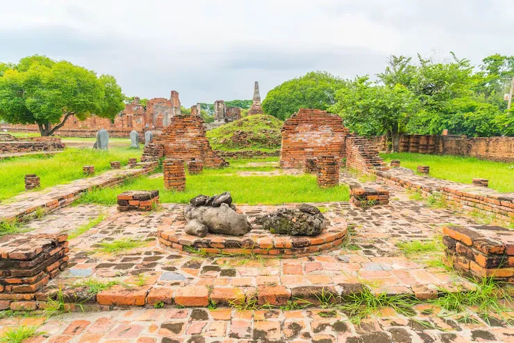 imageye___-_imgi_8_beautiful-old-architecture-historic-ayutthaya-thailand_1339-6046